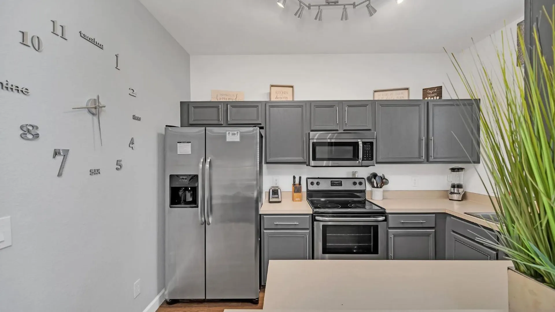 Regal Palms Townhome With Style Davenport